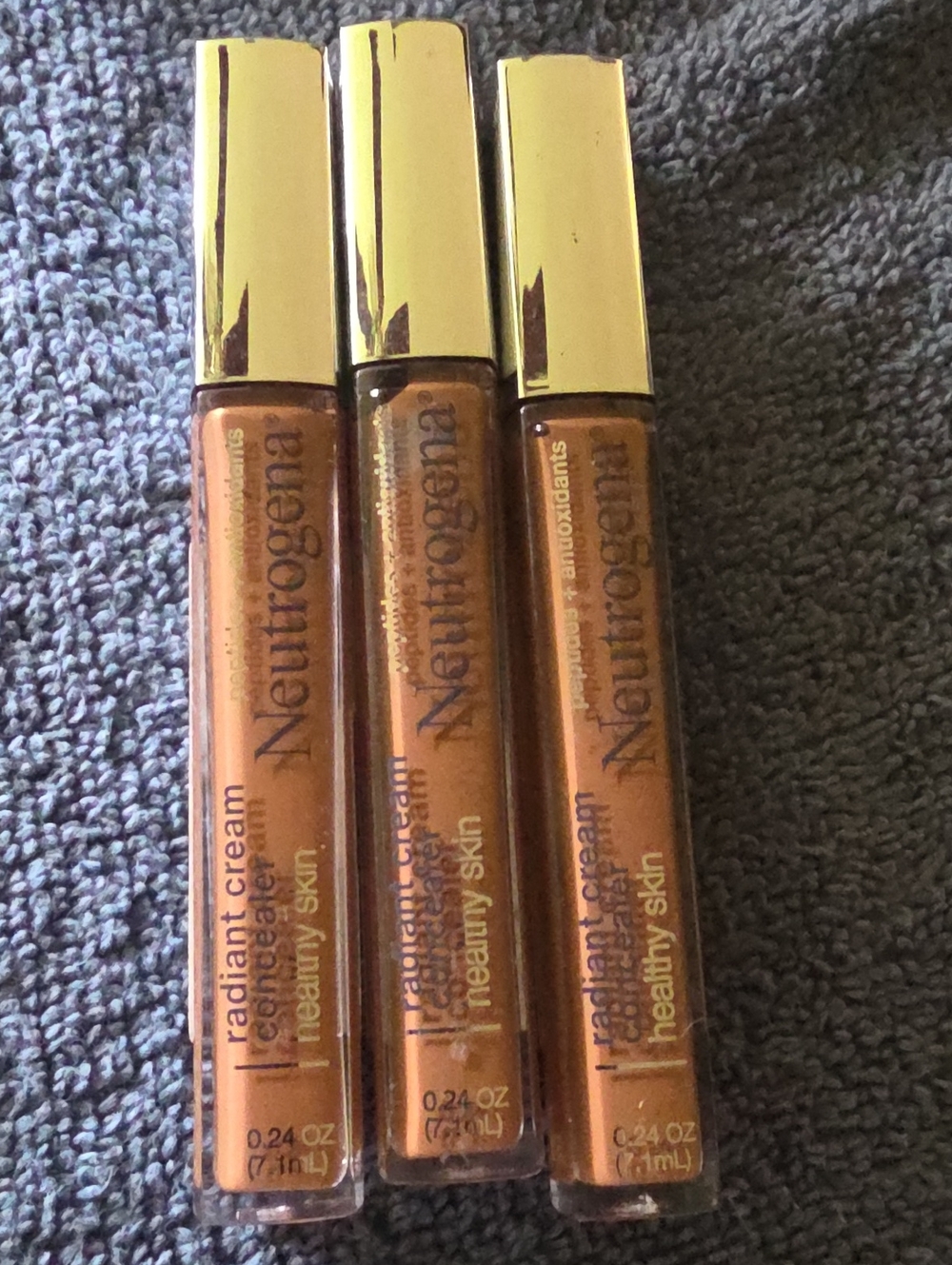 3 Neutrogena Radiant Cream Concealer  JAVA DEEP 02 SHADE